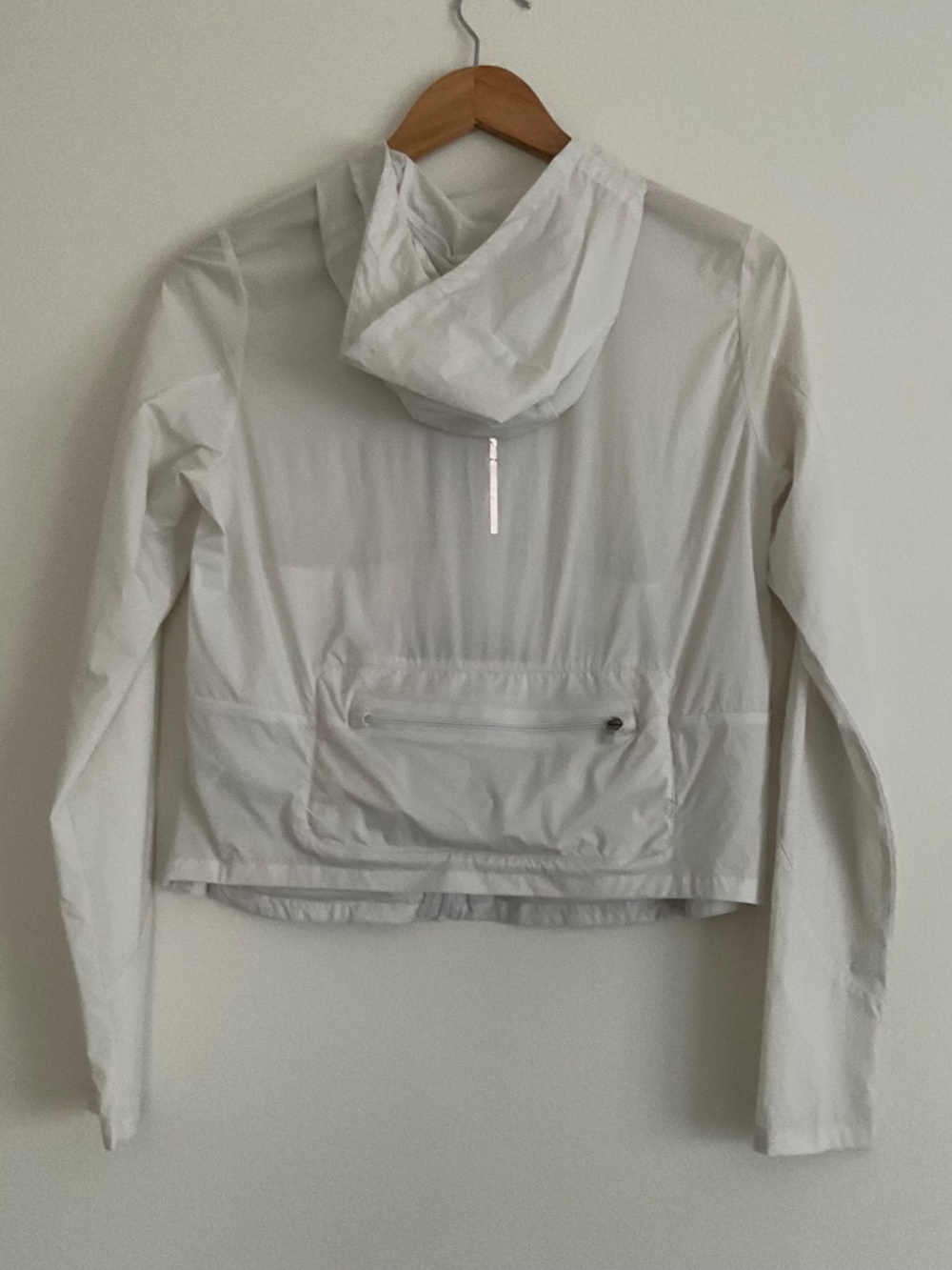 Nike Women's Running Shield Jacket Sz S White Packable Windbreaker Gorpcore - Picture 2 of 16